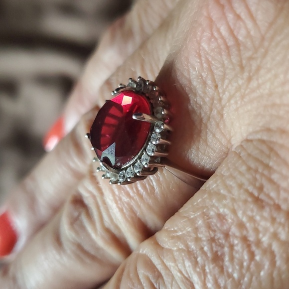 STERLING SILVER GARNET RING - Picture 4 of 5